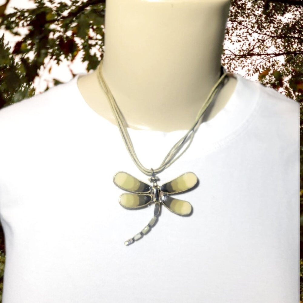 💕Handmade Reworked 2000's Gray Cream Dragonfly Butterfly Natural Necklace Neckl